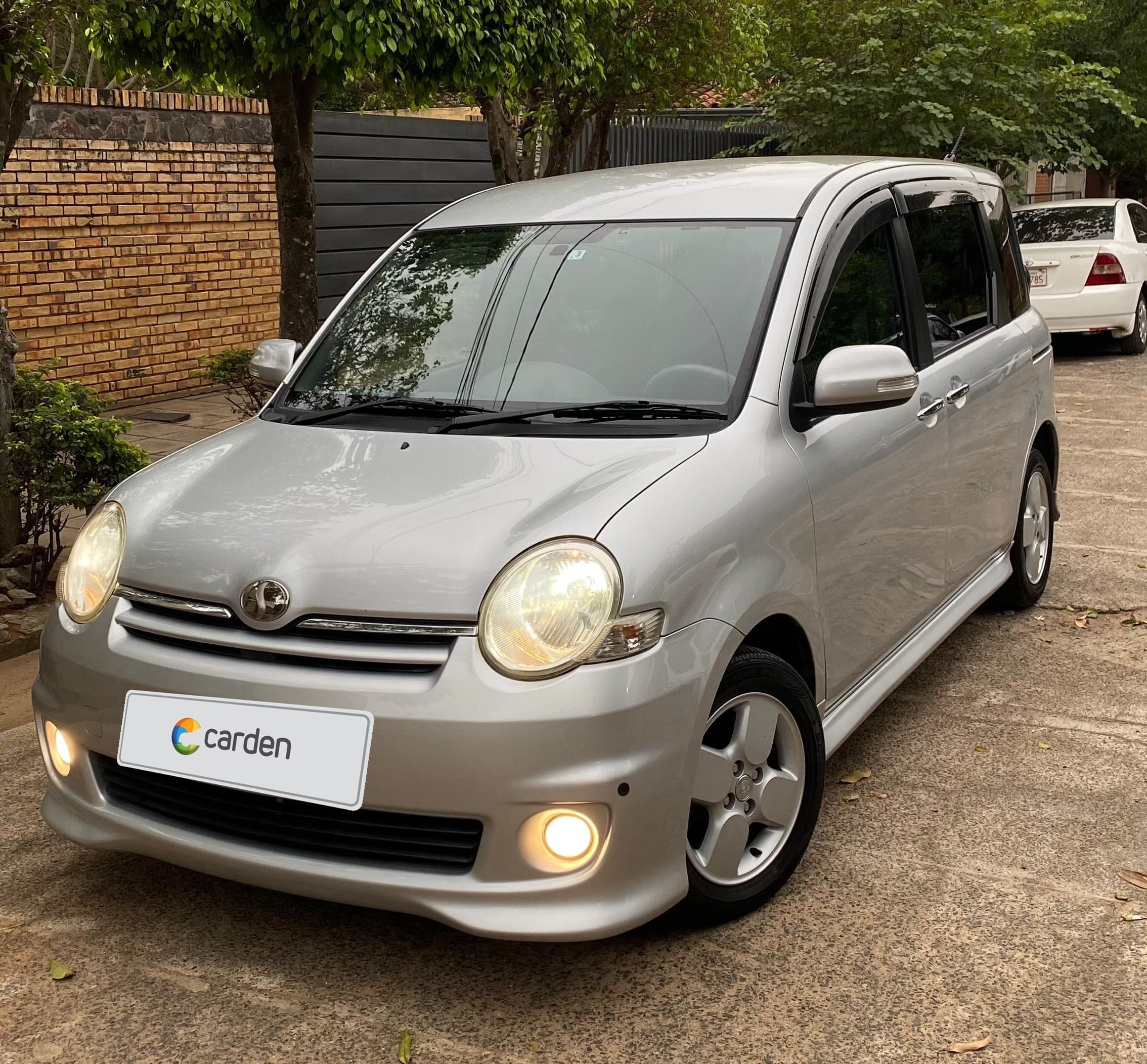 Toyota Sienta 2007