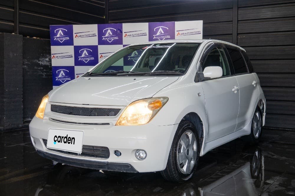 Toyota Ist 2004
