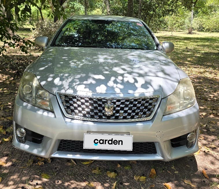 Toyota Crown 2010