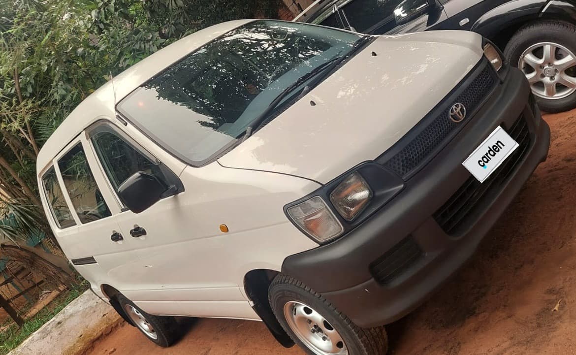 Toyota Noah 2004