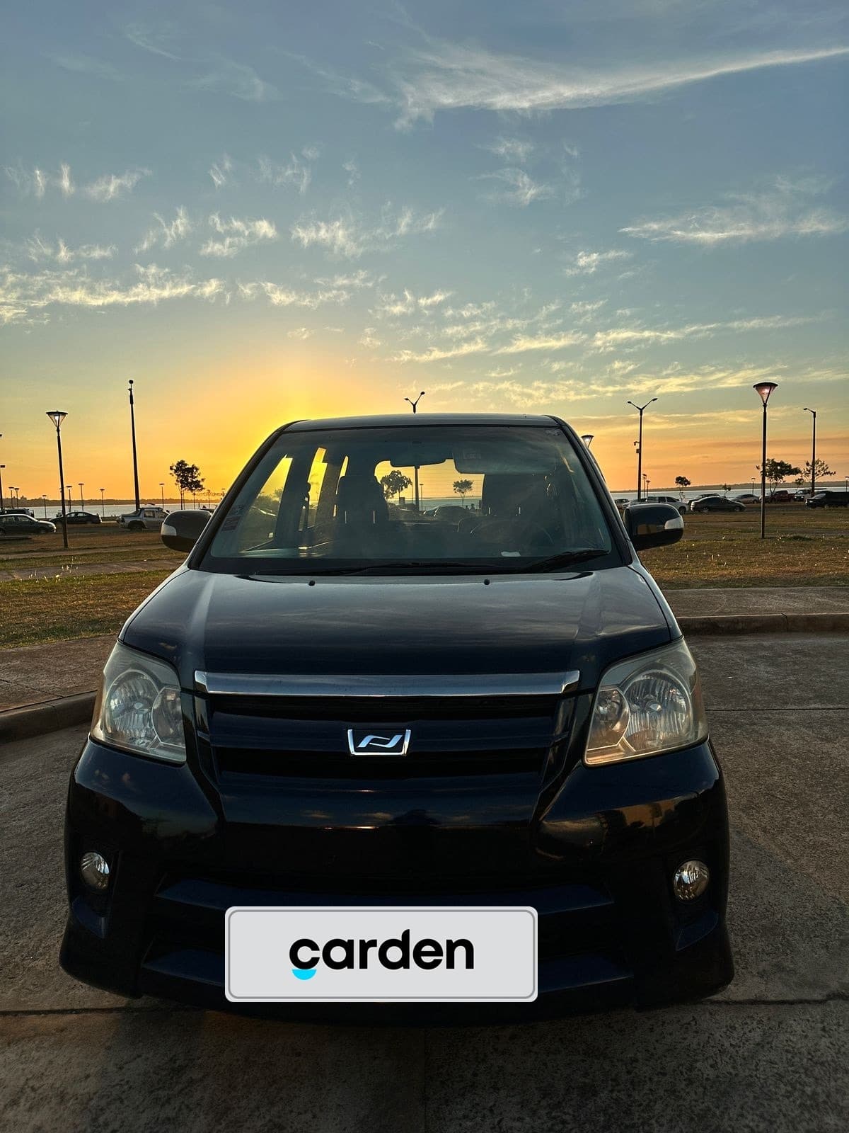 Toyota Noah 2006