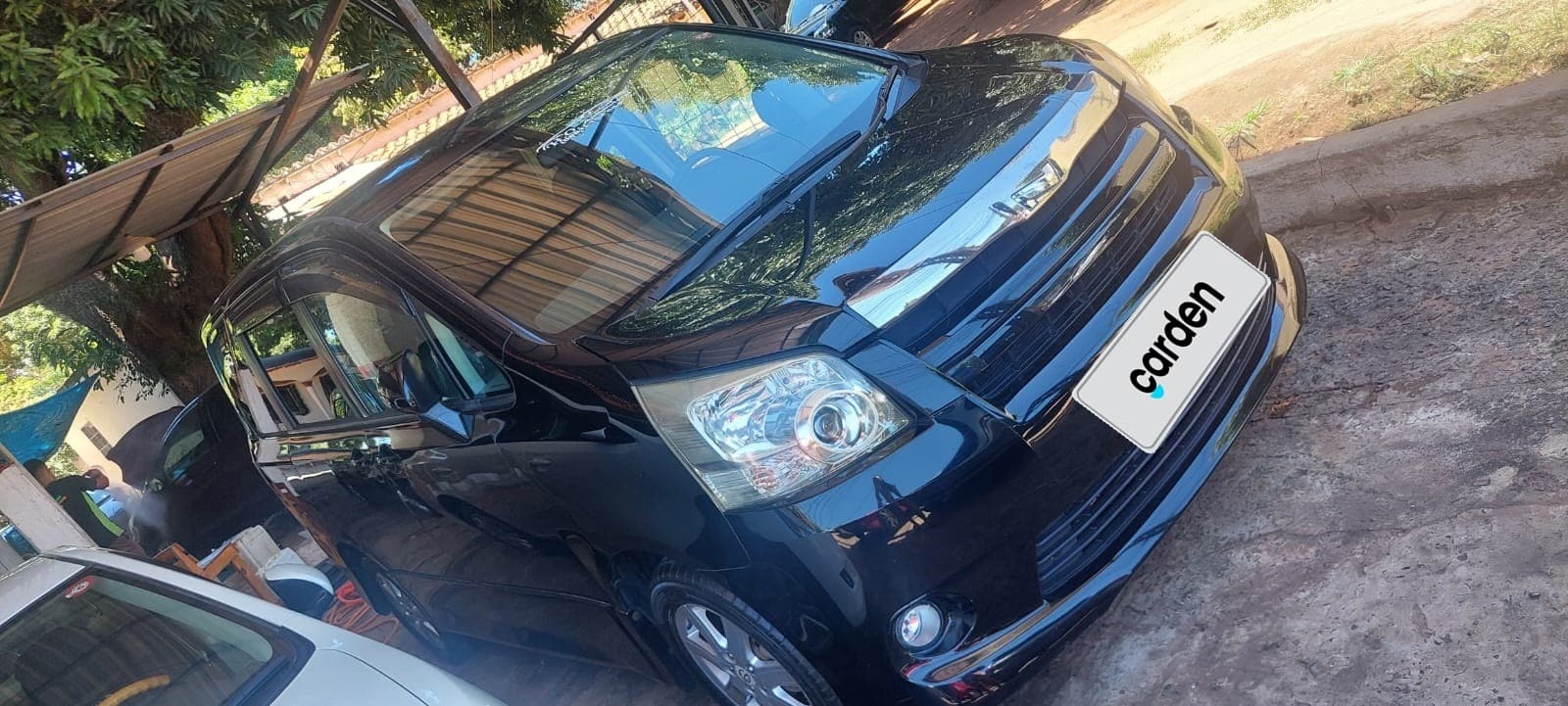 Toyota Noah 2008