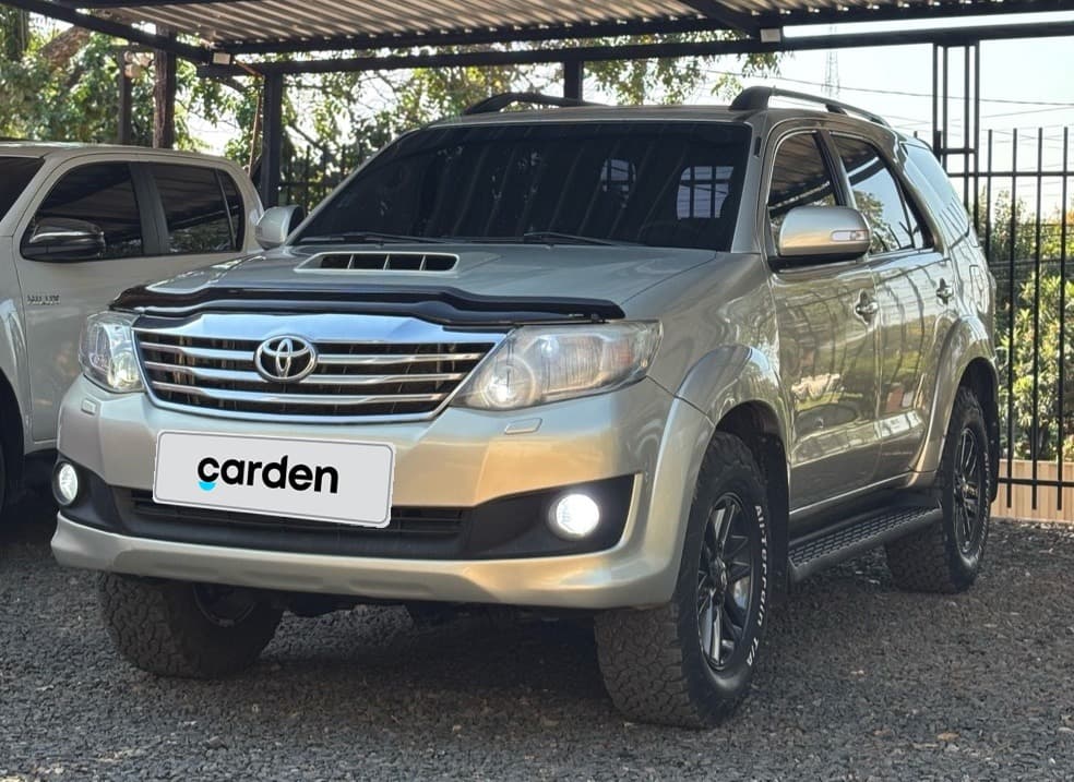 Toyota Fortuner 2012