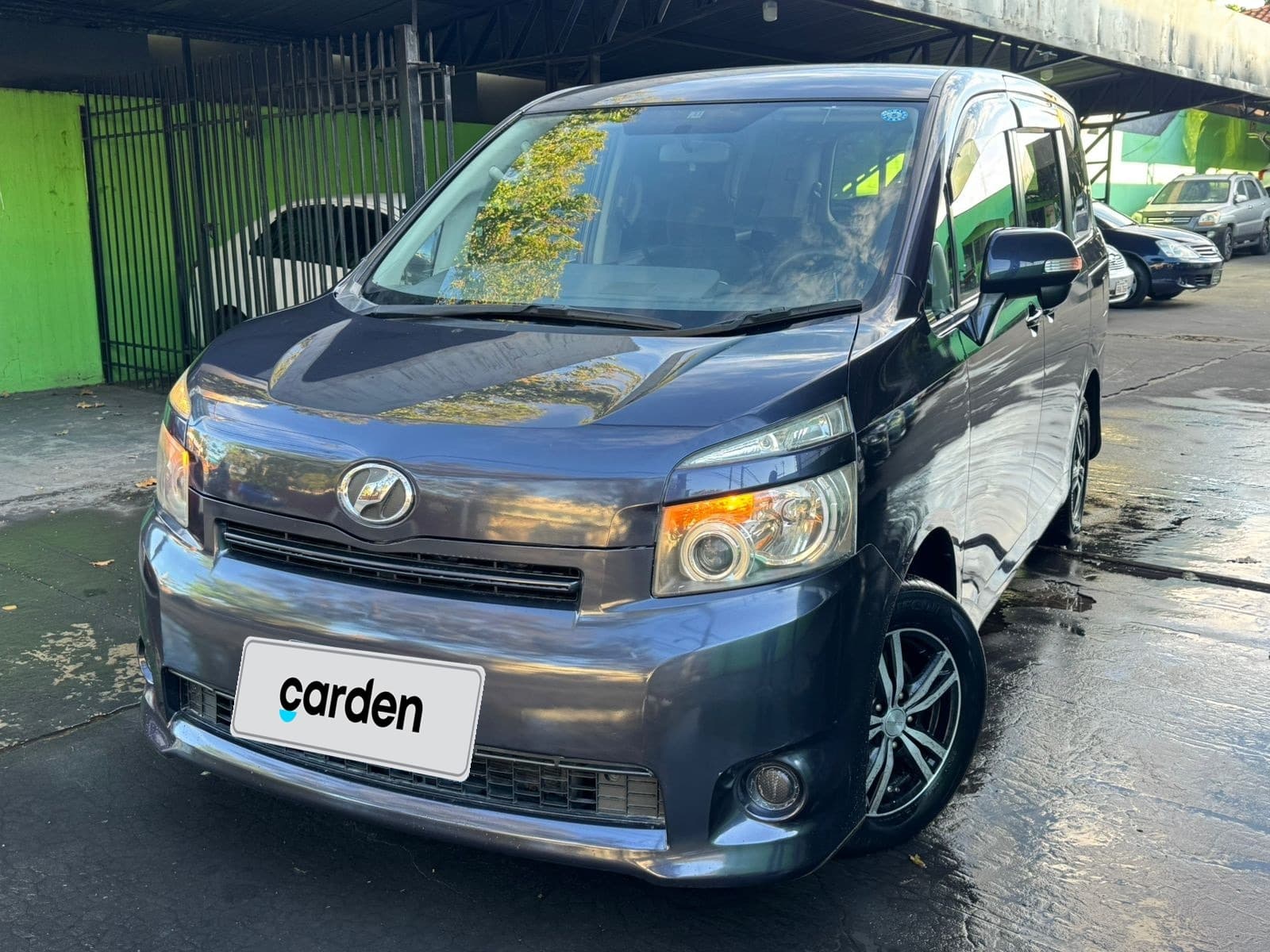 Toyota Voxy 2006