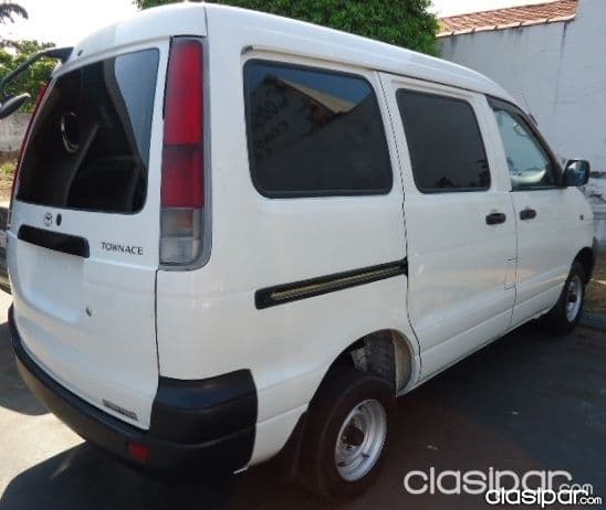 Toyota Noah 2012