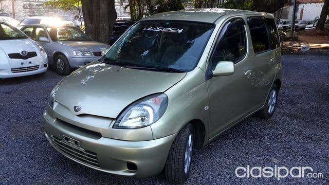 Toyota Funcargo 2001