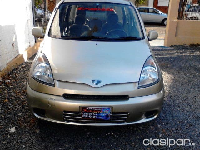 Toyota Funcargo Año 2001