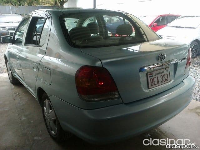 Toyota Platz 2003