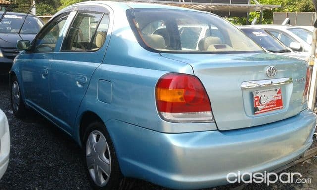 Toyota Platz 2003