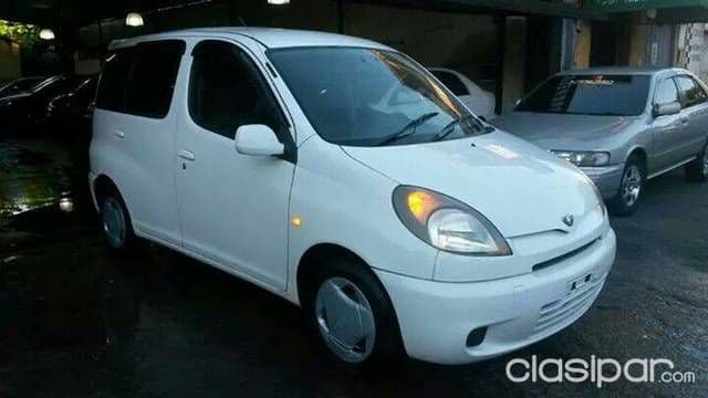 Toyota Funcargo Año 2001