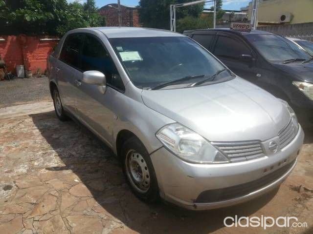 Nissan Tiida 2005