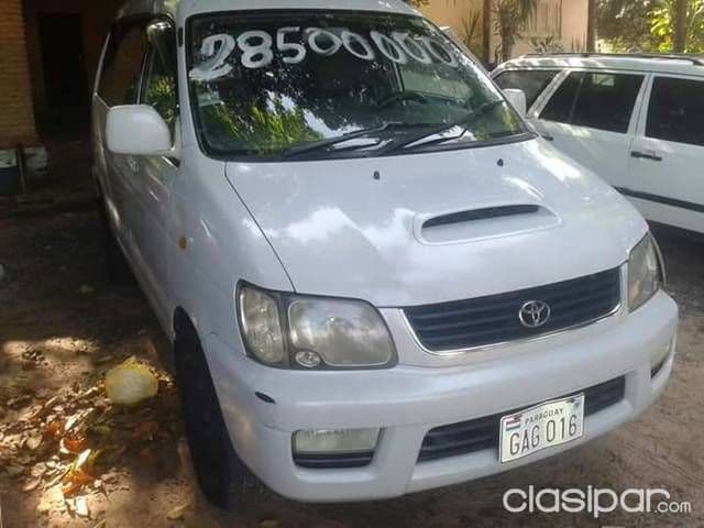 Toyota Noah 2000