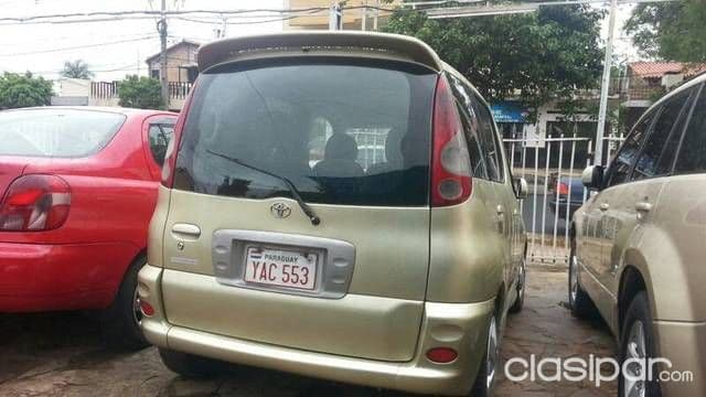 Toyota Funcargo Año 2000
