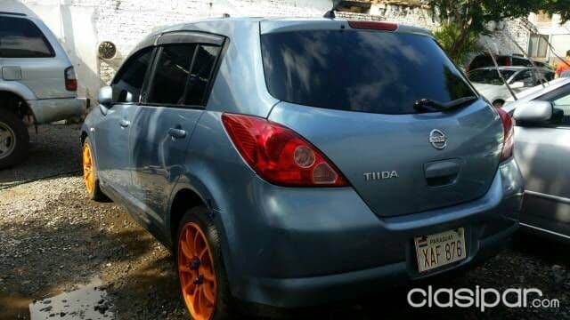 Nissan Tiida 2005