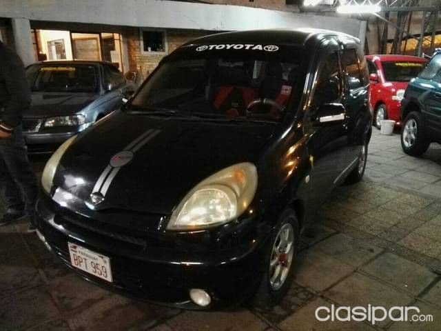 Toyota Funcargo Año 2001