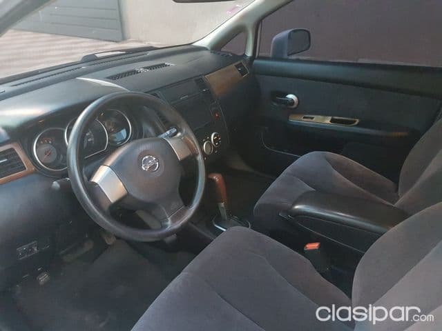 Nissan Tiida 2005