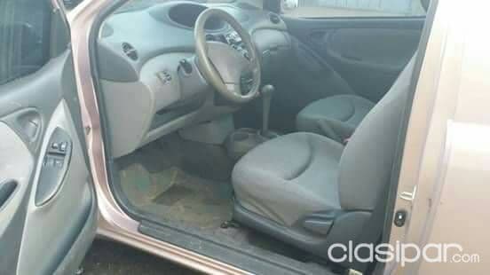 Toyota Vitz 2001