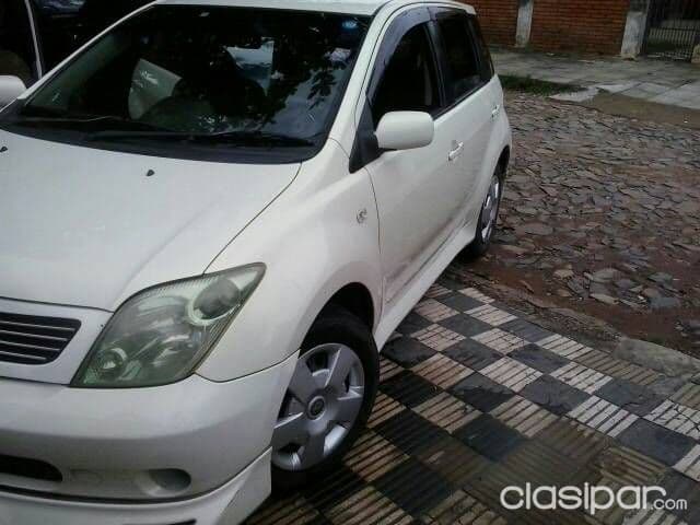 Toyota Ist 2004