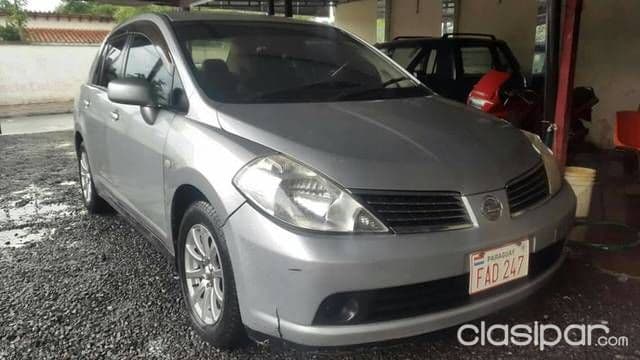 Nissan Tiida 2005