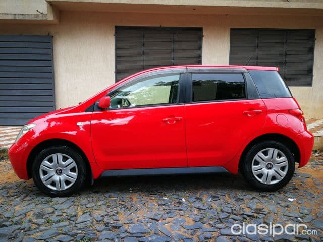 Toyota Ist 2004
