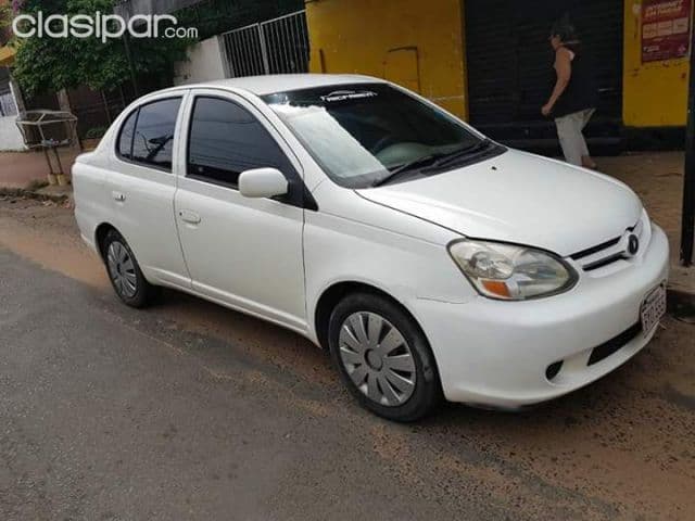 Toyota Platz 2003