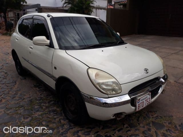 Toyota Duet 2001