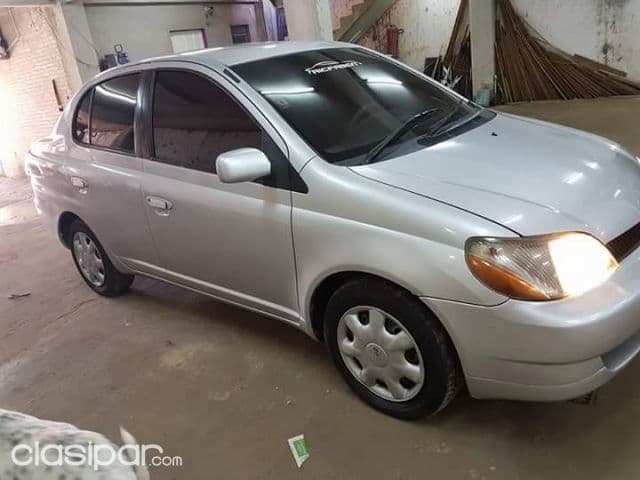 Toyota Platz 2001