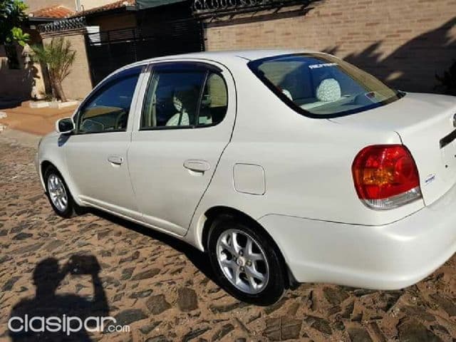 Toyota Platz 2004