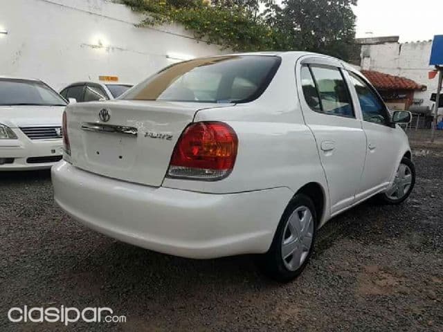 Toyota Platz 2003