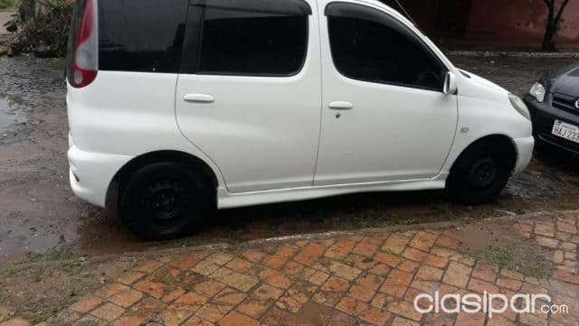 Toyota Funcargo 2001