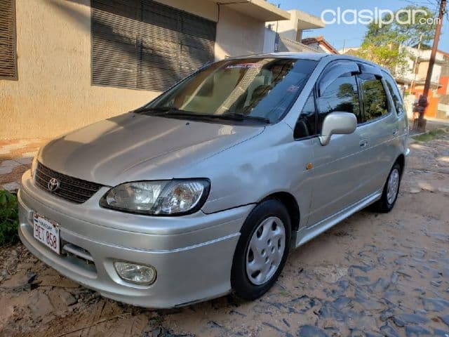 Toyota Spacio 2000
