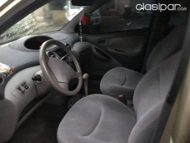 Toyota Platz 2001