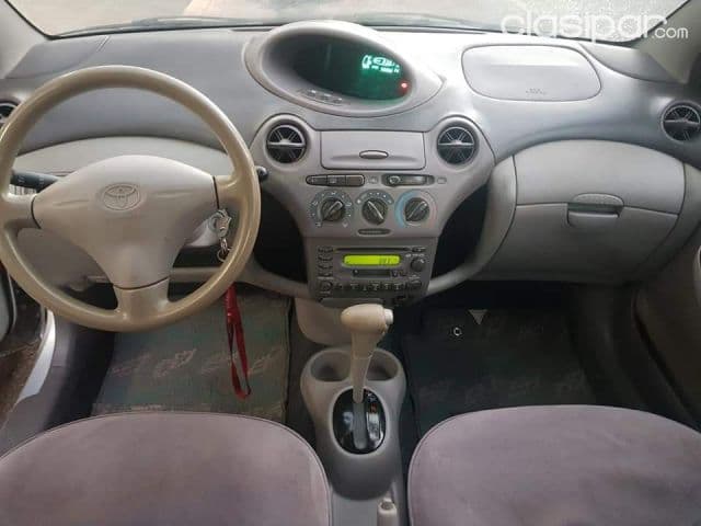 Toyota Platz 2001