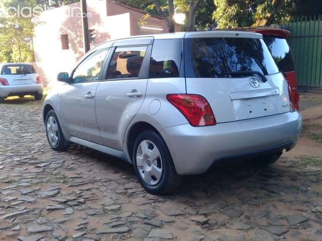 Toyota Ist 2003