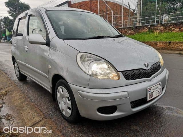 Toyota Funcargo 2003