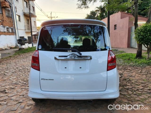 Toyota Ractis 2006
