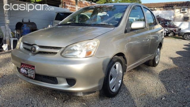 Toyota Platz 2005