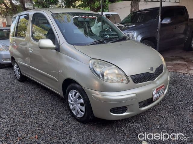 Toyota Funcargo 2003