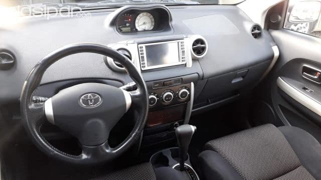 Toyota Ist 2004