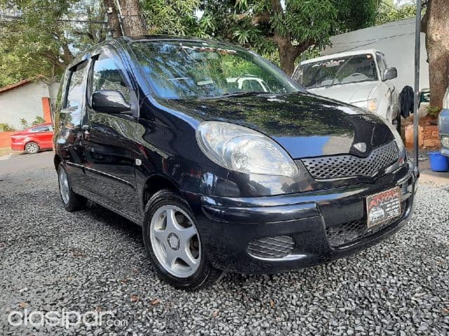 Toyota Funcargo 2003
