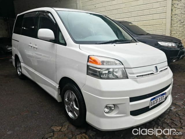 Toyota Voxy 2002