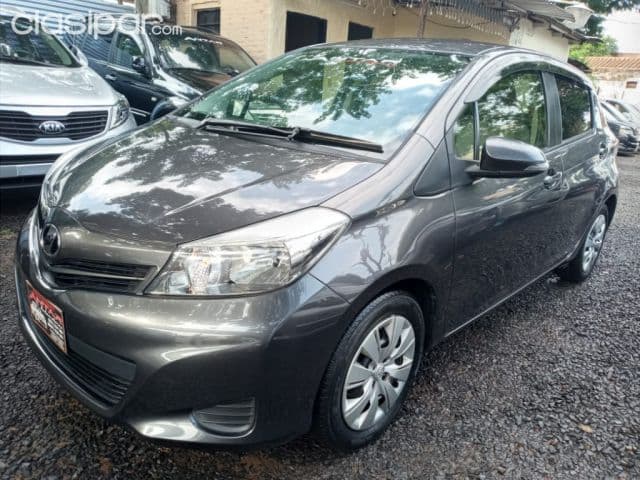 Toyota Vitz 2012