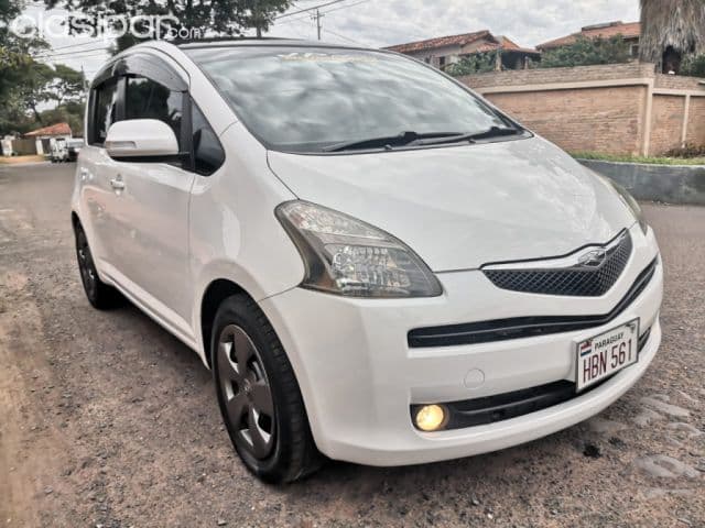 Toyota Ractis 2005