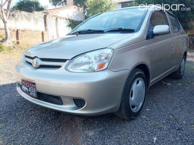 Toyota Platz 2003
