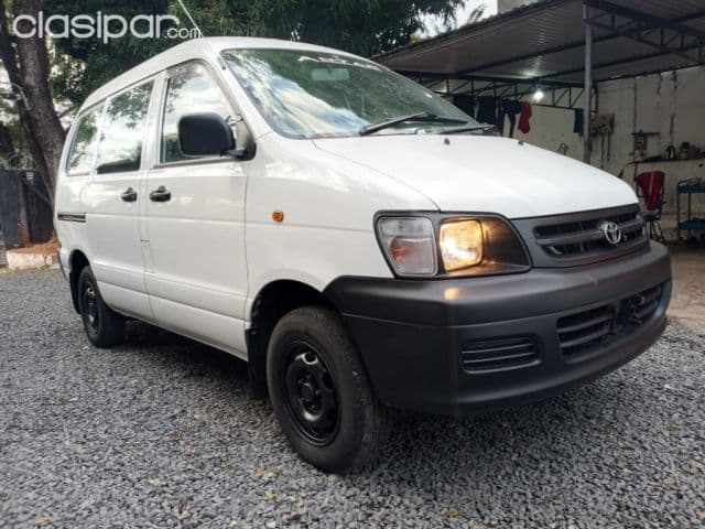 Toyota Noah 2004