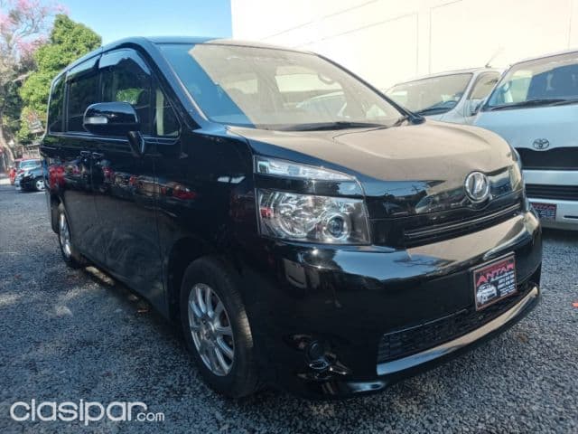 Toyota Voxy 2009