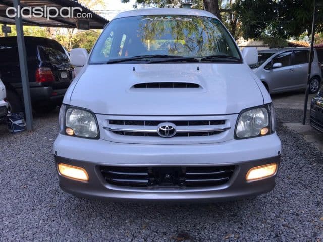 Toyota Noah 2001