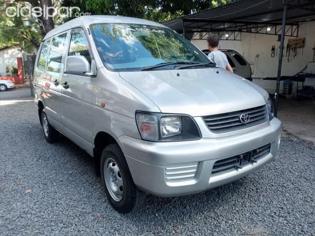 Toyota Noah 2001