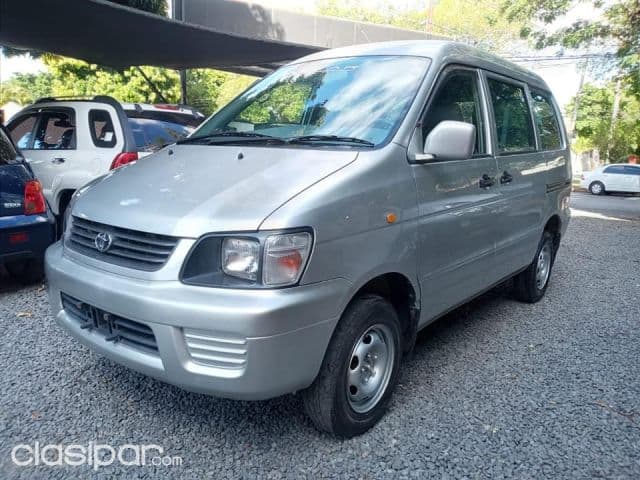 Toyota Noah Carguero 2006