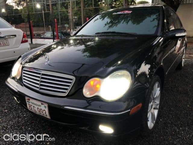 Mercedes-Benz Año 2002